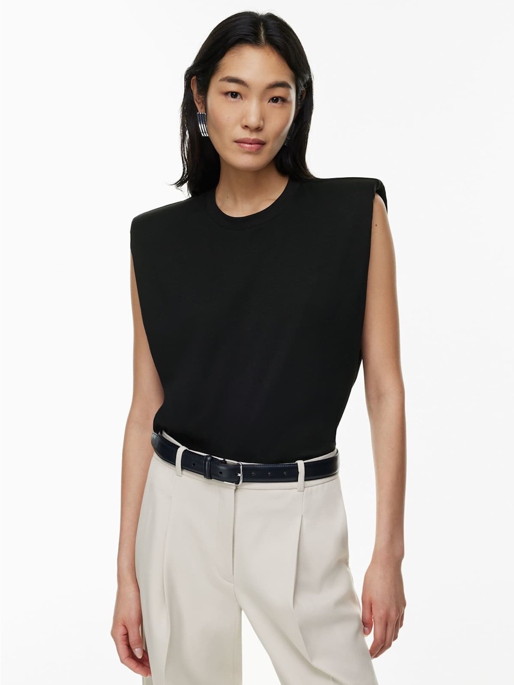 Aritzia Babaton Sleeveless Shoulder Padded Black Tee Size XXS/S
